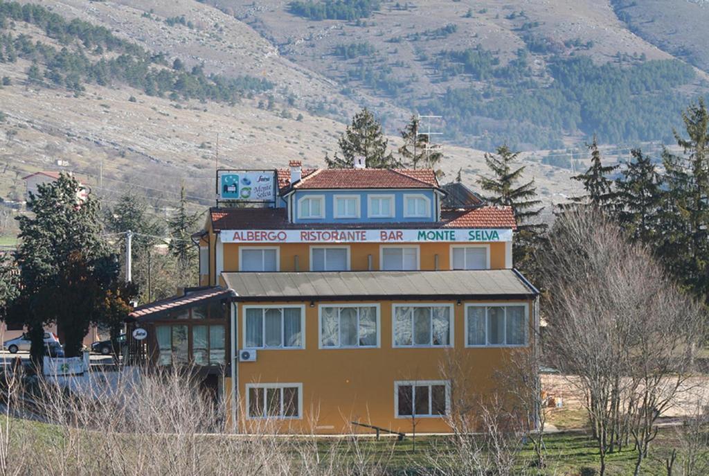 Albergo Monte Selva Barisciano Exterior foto